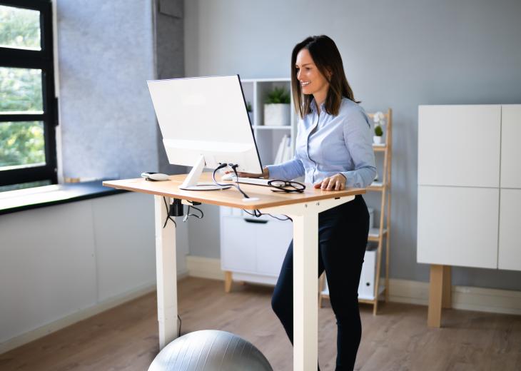 thumbnail of The Benefits of Adjustable Sit-Standing Desks